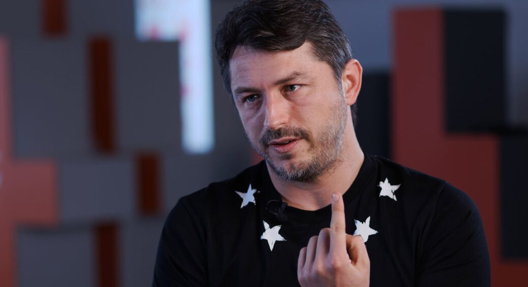 Сергій Притула розповів про “руснявий куточок” з трофеями у волонтерському штабі: “Частину офісу відвели” 