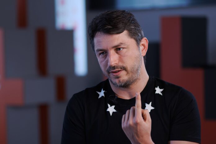 Сергій Притула розповів про руснявий куточок з трофеями у волонтерському штабі Сергій Притула розповів про руснявий куточок з трофеями у волонтерському штабі