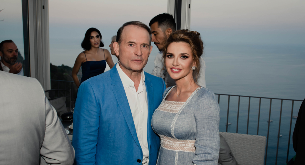 Чоловік Оксани Марченко Віктор Медведчук втік вслід за зірковою дружиною: сховався від кума 