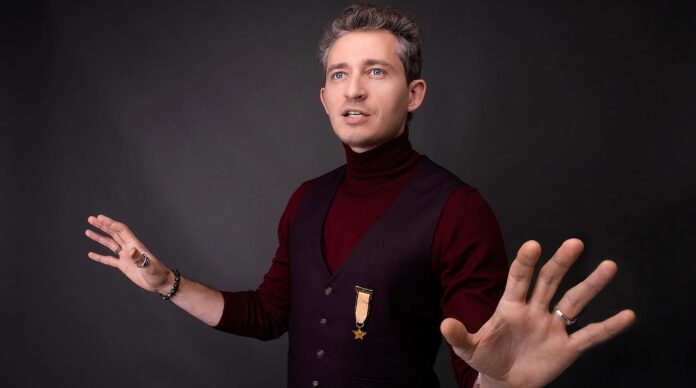 Коля Сєрга став пастором і показав свою квартиру Коля Сєрга став пастором і показав свою квартиру