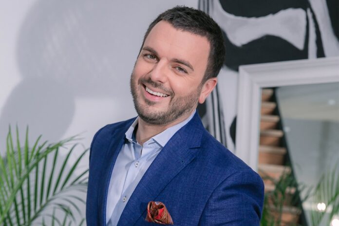 Григорій Решетнік скористався привілеєм та покинув Україну Григорій Решетнік скористався привілеєм та покинув Україну