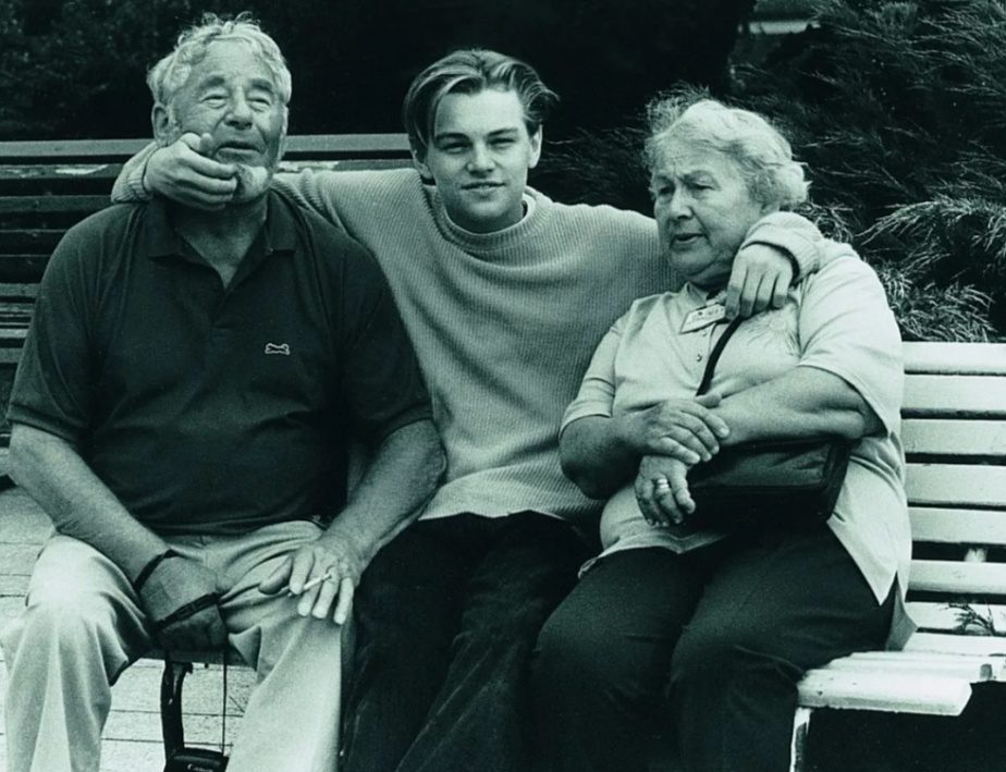 Леонардо Ді Капріо з бабусею Оленою Смірновою та дідусем