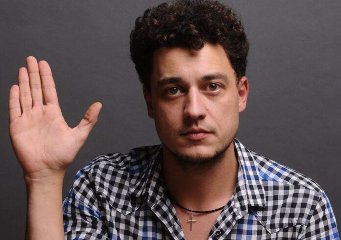 Синельников вийшов на зв'язок і не зміг стримати сліз через пережите