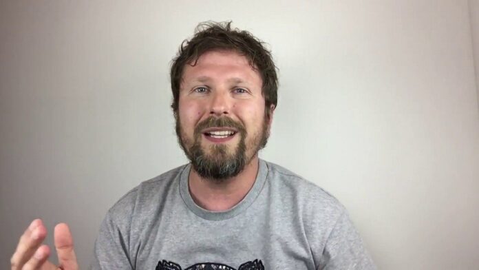 Блогера Анатолія Шарія українці знайшли в Іспанії