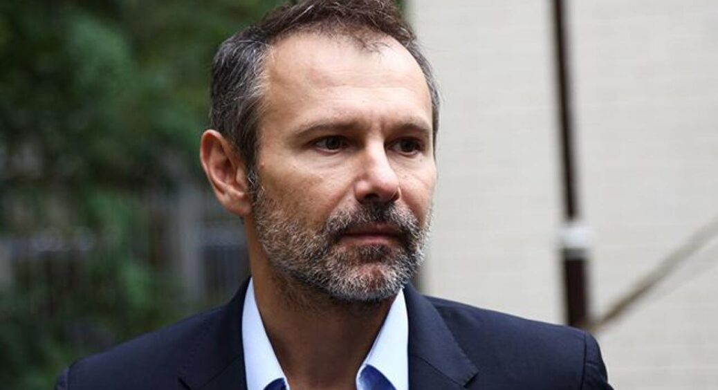 Святослав Вакарчук у розпал обстрілів Харкова записав звернення з площі міста: “Не розбомблять нашу свободу” 