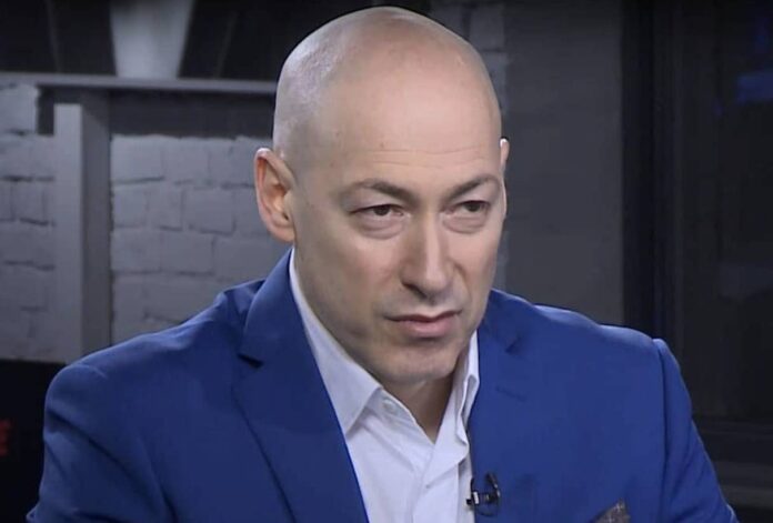 Дмитро Гордон показав російський диво-бронепоїзд Дмитро Гордон показав російський диво-бронепоїзд