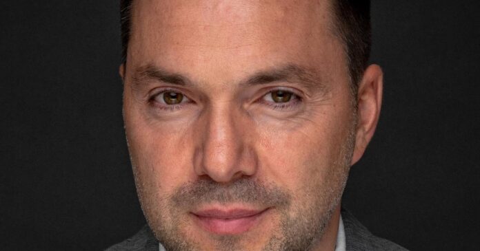 Олексій Арестович в юності та зараз