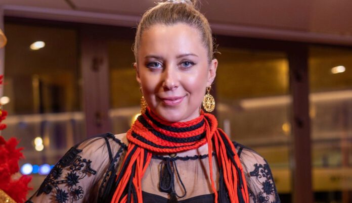 Тоня Матвієнко підкорила мережу образом у весільній сукні 