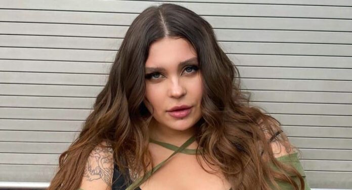 Солістка KAZKA Олександра Заріцька вразила кардинально новим іміджем Солістка KAZKA Олександра Заріцька вразила кардинально новим іміджем