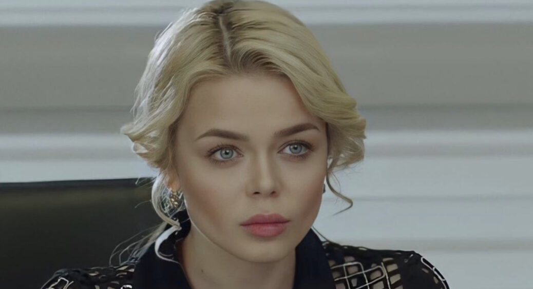 Аліна Гросу зробила модне боб-каре з чубком і одяглася в топ без верху: Ірині Білик далеко до похресниці 