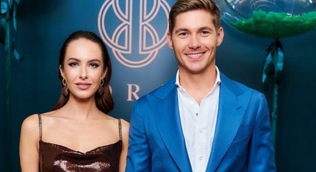 37-річний Володимир Остапчук нагадав своїй молодій дружині про дітей: готуються народити первістка? 