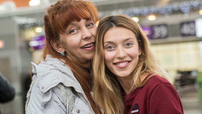 Мама Регіни Тодоренко вперше з початку війни звернулася до доньки-зрадниці