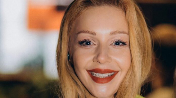 Тіна Кароль показала округлий живіт та вразила фанатів новиною