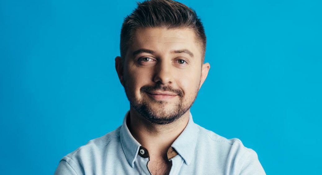 Олександр Бережок вперше показав новонароджену доньку та розсекретив ім’я: тепер у собаки Могилевської є тезка 