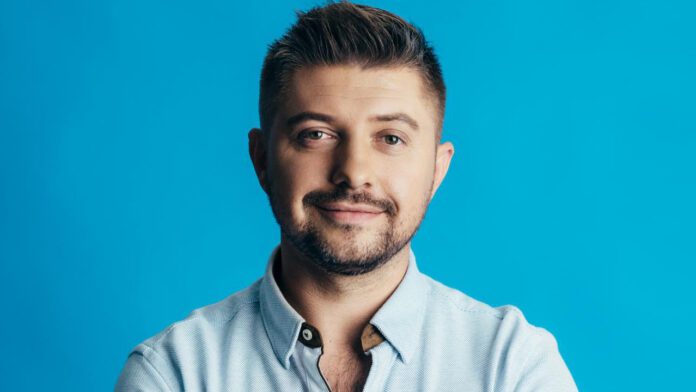 Олександр Бережок вперше показав новонароджену доньку та розсекретив ім'я Олександр Бережок вперше показав новонароджену доньку та розсекретив ім'я