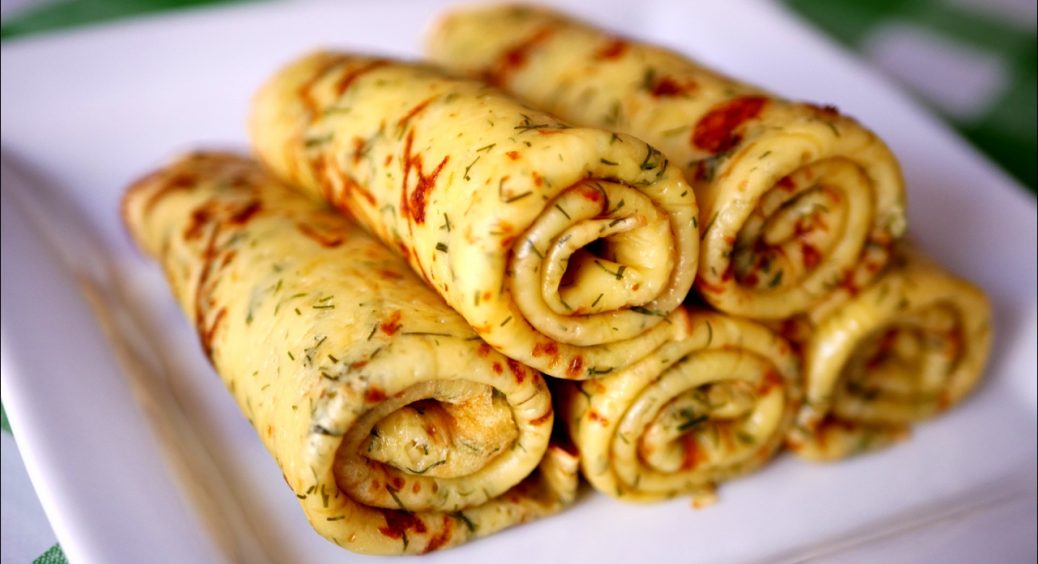 Секрет смачних сирних млинців за 15 хвилин: виходять золотистими, тонкими і зовсім не рвуться 