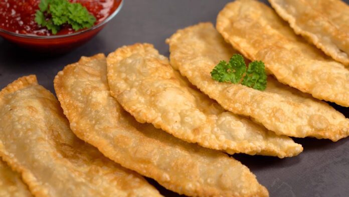 Смачні чебуреки, які готуються без олії та замісу тіста