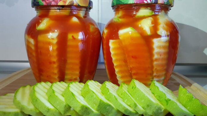 Як приготувати кабачки з кетчупом Чилі на зиму