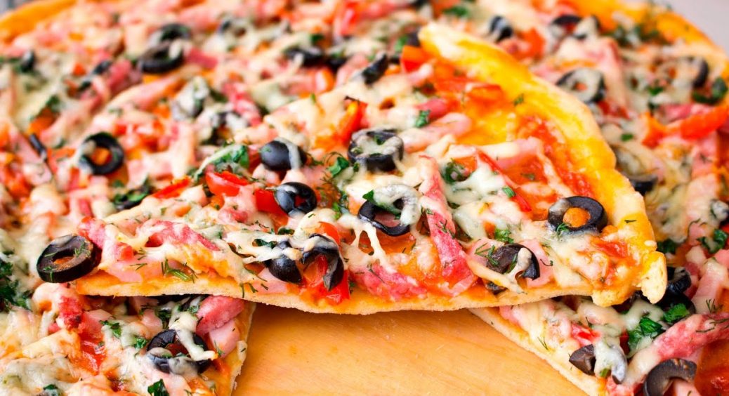 Лінива піца без замісу тіста, яка виходить дуже смачною, а готується за 5 хвилин: секрет улюбленої страви 