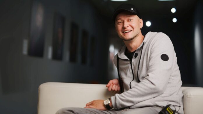 Андрій Хливнюк показав, як змінилося обличчя за пів року служби