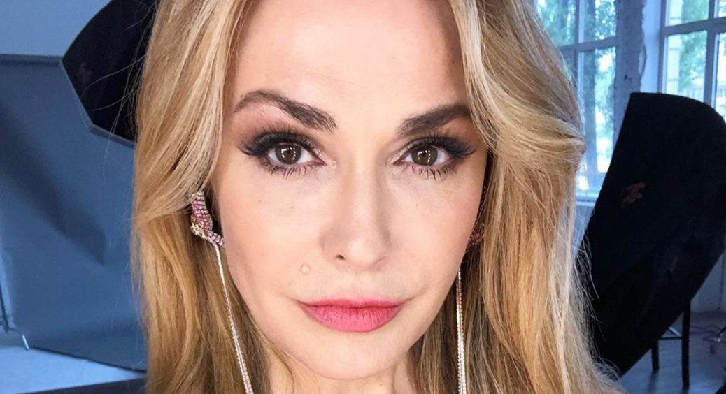 Невиспана, без макіяжу та заплакана: 55-річна Ольга Сумська показала, як виглядає поза сценою та камерами 