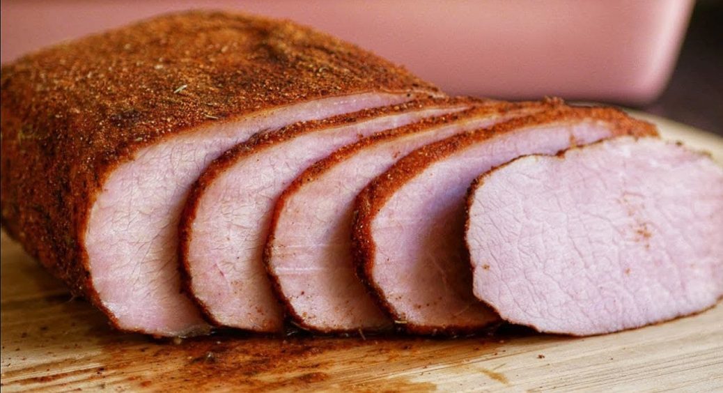 Ковбасу більше не купляю: бюджетний рецепт домашнього м’яса для бутербродів і нарізки без заморочок 