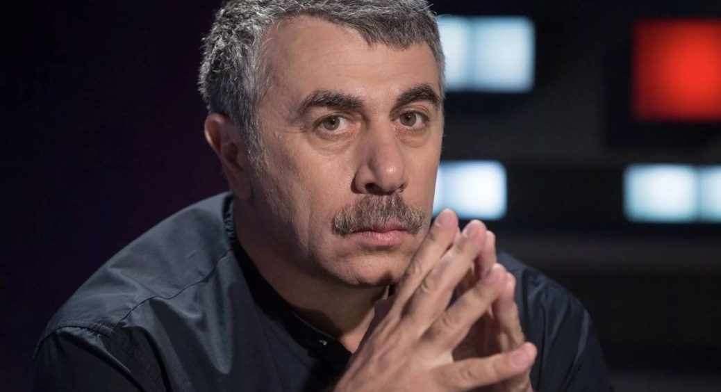 Русява, з великими сірими очима та глибоким поглядом: доктор Комаровський вперше показав свою онучку 