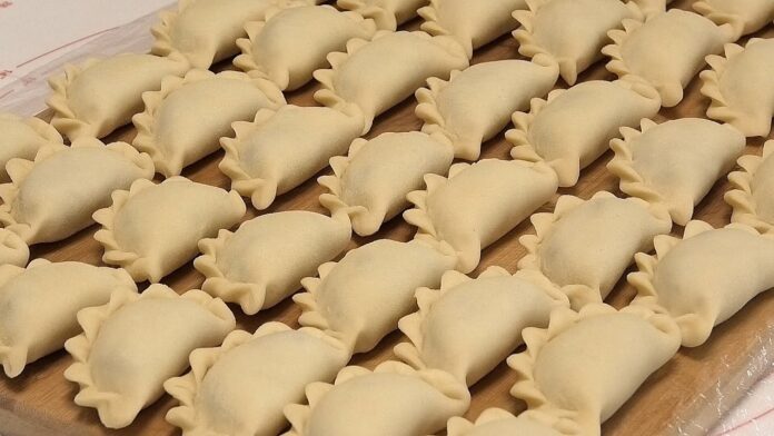 Як приготувати ідеальне тісто для вареників
