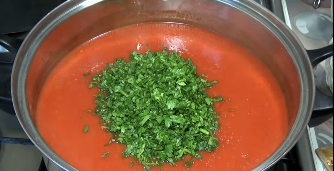 Кулінари дали найкращий рецепт аджики під будь-який гарнір