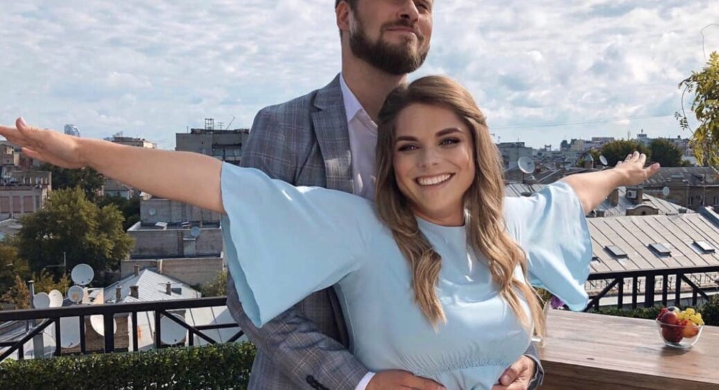 Зірка “Сніданку з 1+1” Єгор Гордєєв припав до Нелі Шовкопляс та заявив про почуття: “Розмовляти, обіймати” 