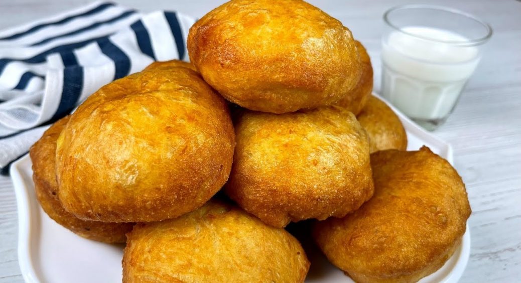Приготуйте ці пишні сирні пончики з начинкою, і не захочете інших десертів: простий рецепт за кілька хвилин 