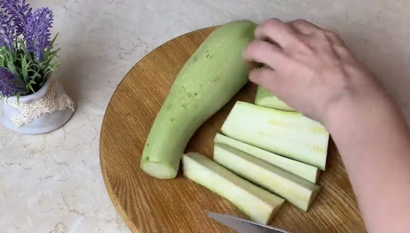 Кулінари пояснили, як приготувати шикарну вечерю з кабачків всього за 10 хвилин 