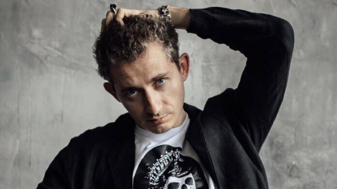 Коля Сєрга розповів чи є в нього дама серця