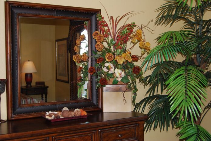 Як помити дзеркало без розводів у домашніх умовах