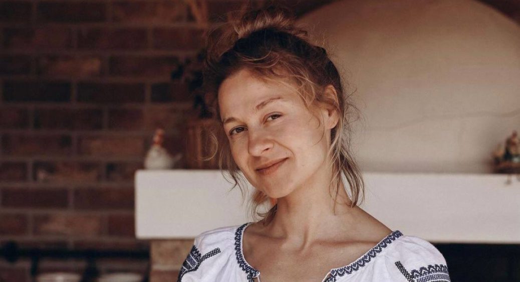 “Спалилася”: Ольга Мартиновська з МастерШеф засвітила округлий живіт і вразила новиною про свій стан 