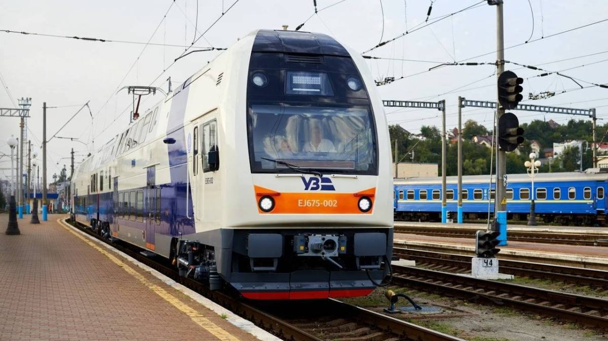 Другий двоповерховий поїзд Skoda починає курсувати Україною