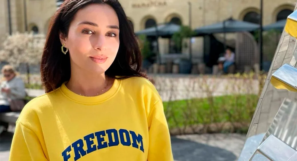 Злата Огнєвіч показала свою маму, яка скоро стане бабусею: вагітний животик популярна донька вже теж не ховає 