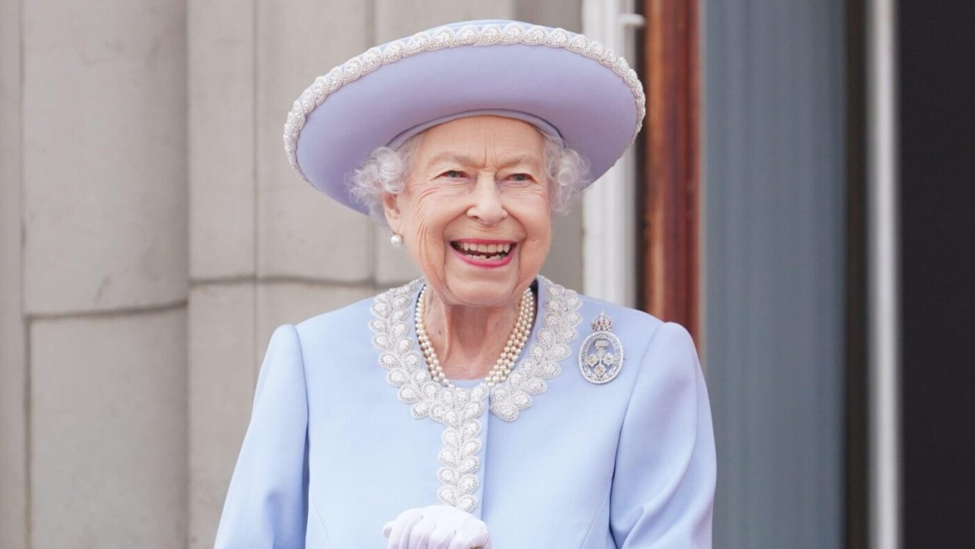 96-річну королеву Єлизавету лишили під наглядом лікарі