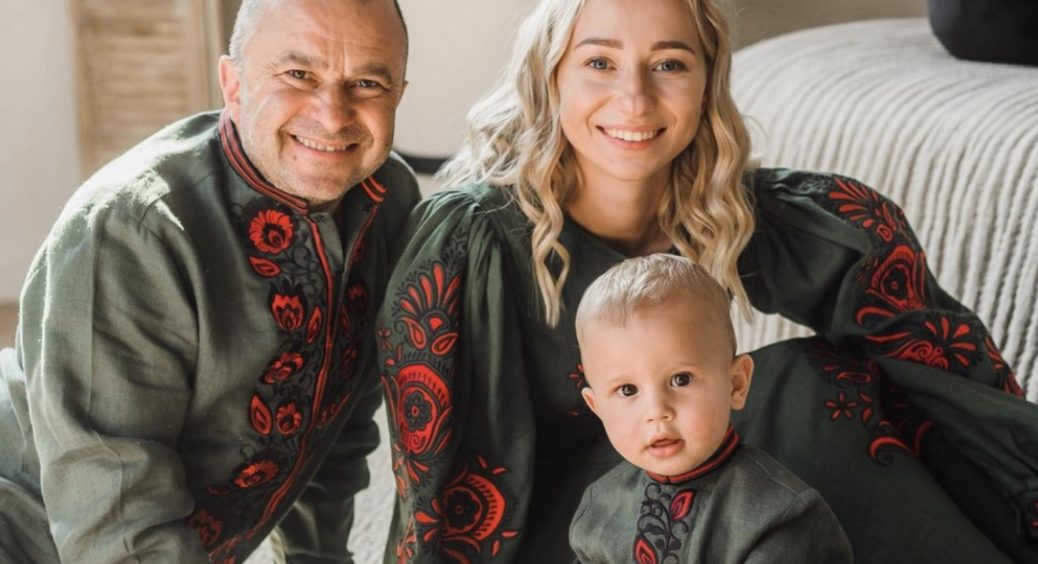 “Тато далеко-далеко”: молода дружина Віктора Павліка зізналася, що чоловік покинув її з сином заради Штатів 