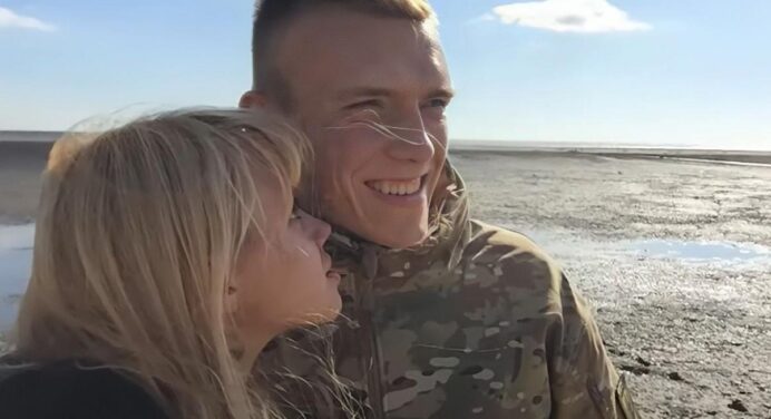 “Моє серце божеволіє”: дружина захисника Азовсталі Дениса Прокопенко відреагувала на його повернення з полону 