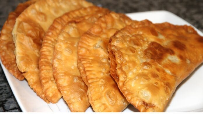 Як приготувати ідеальні чебуреки на заварному тісті