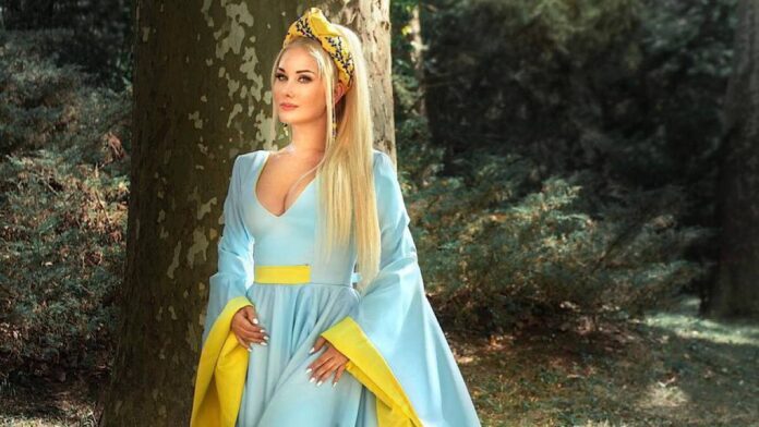 Катерина Бужинська повернулась додому