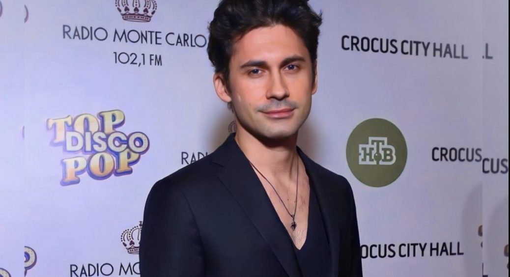 Мама Дана Балана Людмила змінила макіяж та зачіску, і тепер стала схожа на молоду Донателлу Версаче 