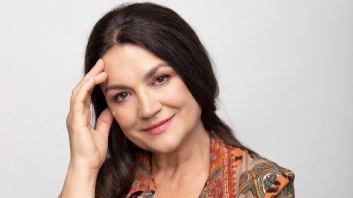 Наталя Сумська розповіла про втрату мами та як живе під час війни Наталя Сумська розповіла про втрату мами та як живе під час війни