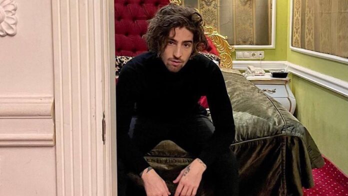 Володимир Дантес познайомив нову обраницю з мамою