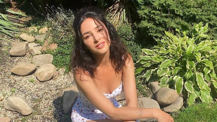 Злата Огнєвіч відправилась на відпочинок з таємним супутником 