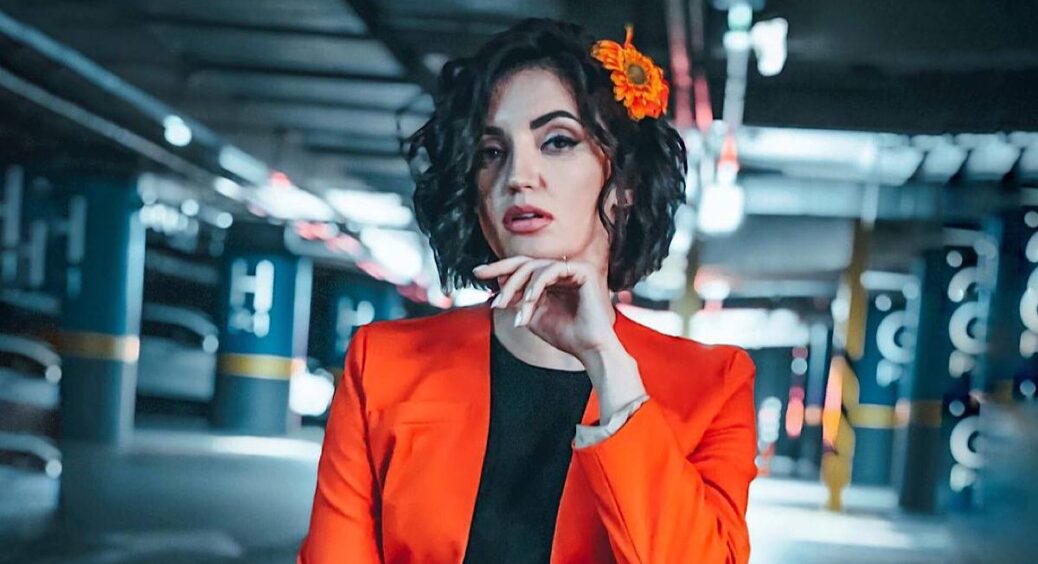 Оля Цибульська своїм виглядом в одному рушнику здивувала навіть Дзідзьо: “З самісінького ранку” 