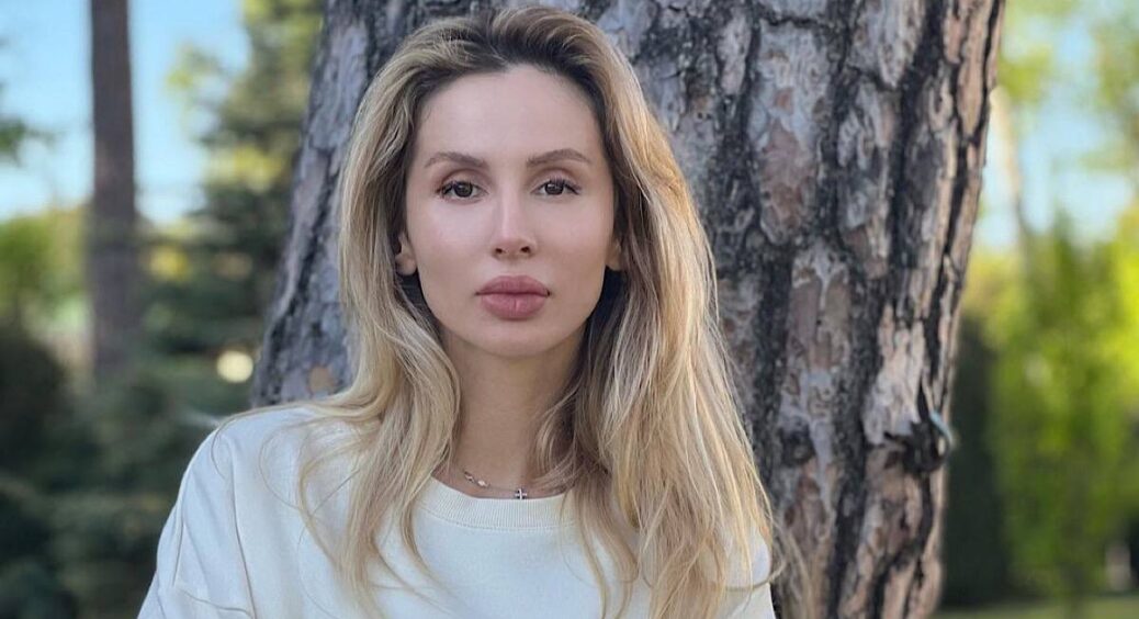 Вагітна Світлана Лобода ошелешила знімками, на яких засвітила круглий животик: хто стане батьком? 