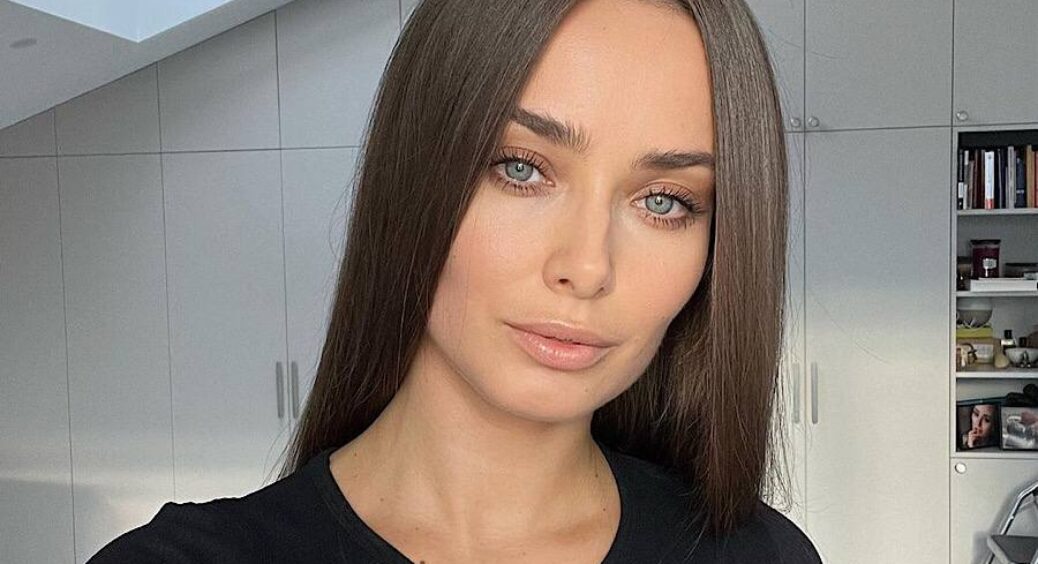 Еллерт втрачає своє кохання: екс-холостячка Ксенія Мішина показала розкішний букет та розповіла, від кого він 