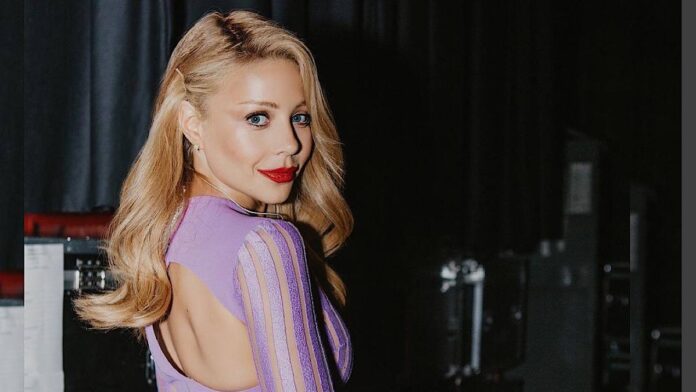 Тіна Кароль вразила молодіжним образом